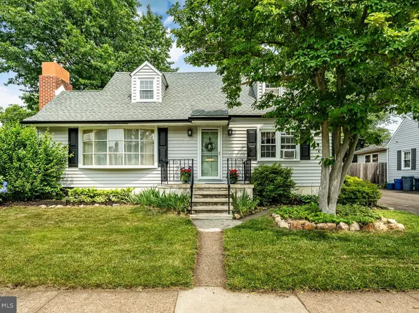 642 Hillcrest Ave, Morrisville, PA 19067