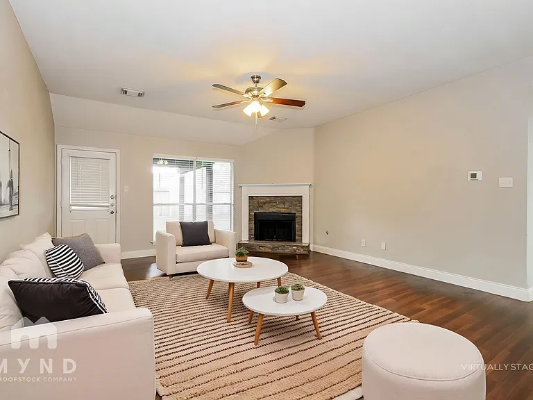 12035 Thornecrest Dr — Photo 4