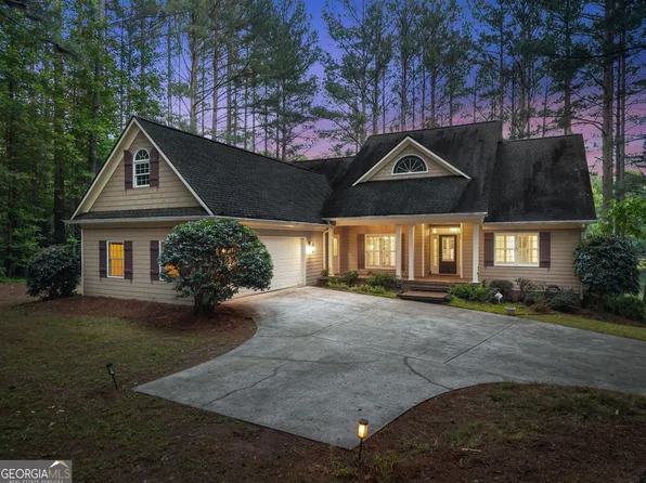 404 Golden Delicious Rd, Clarkesville, GA 30523