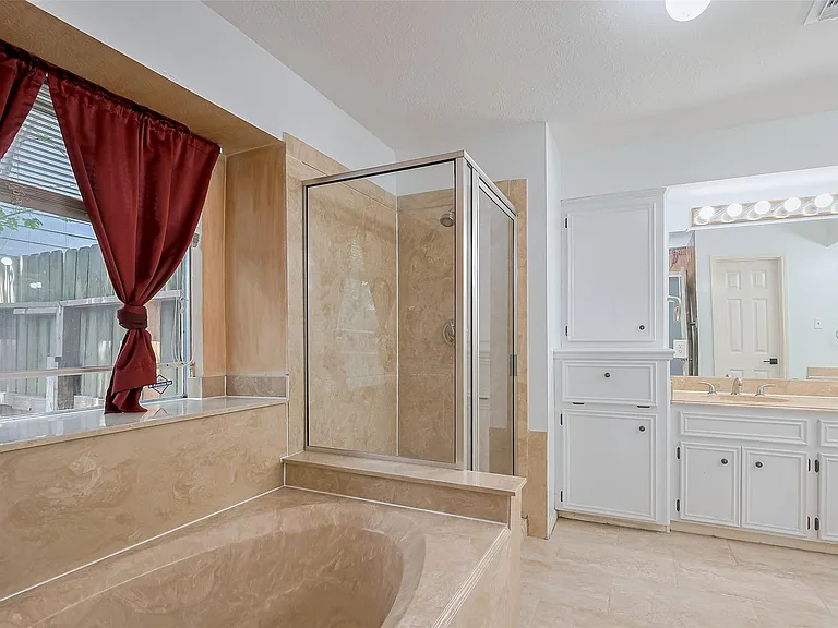 1103 Cheyenne Meadows Dr — Photo 43
