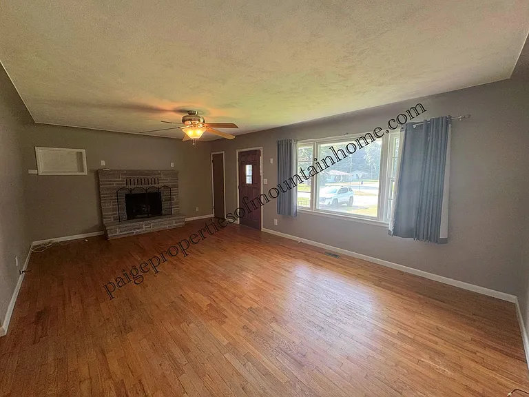425 Ashington Dr — Photo 9