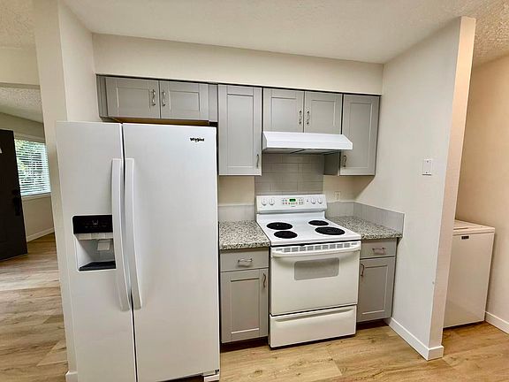 4th image of 10919 SE 5th St