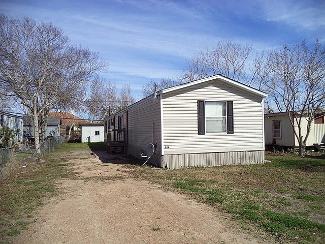 1st image of 208 W Houston Ave