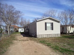 208 W Houston Ave, Seadrift, TX 77983