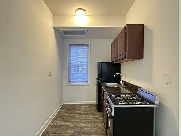 3rd image of 5708 N Winthrop Ave #L02m