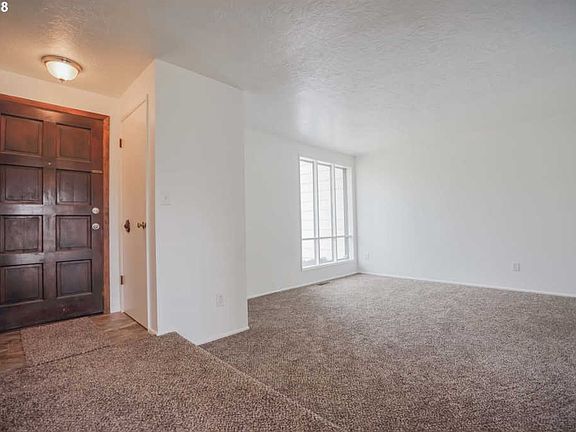 4th image of 1807 NE 129th Ave