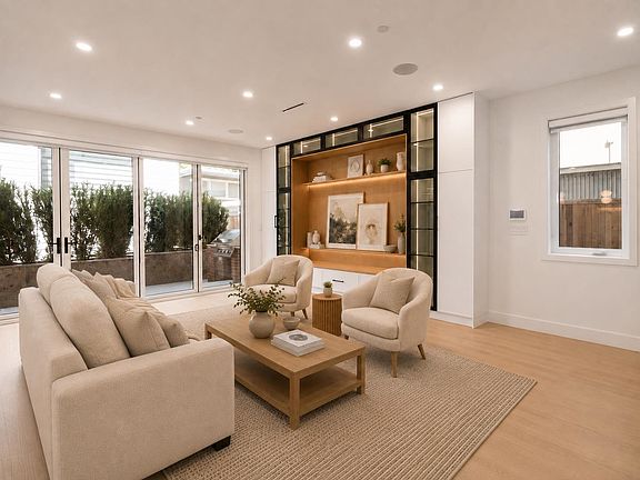 5th image of 5963 Granville St #2