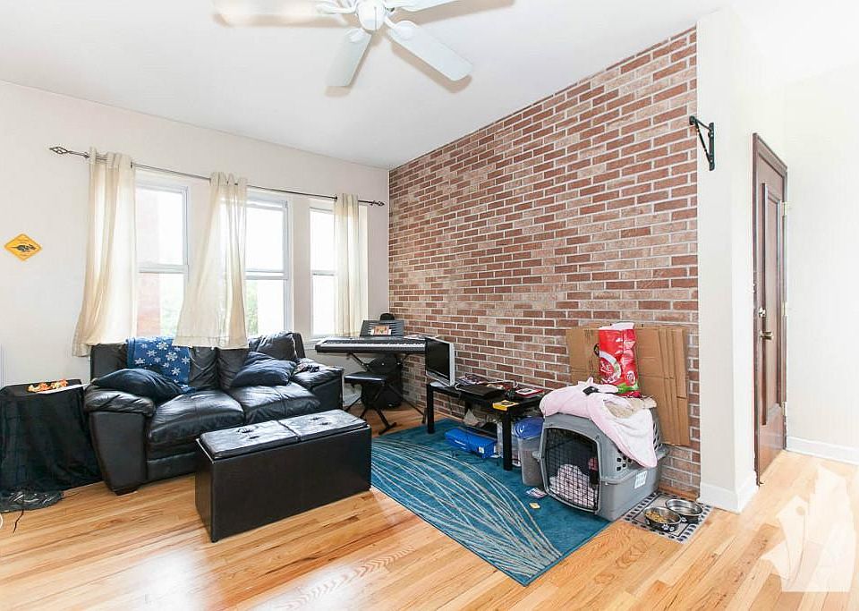 1st image of 4425 N Whipple St APT 2A