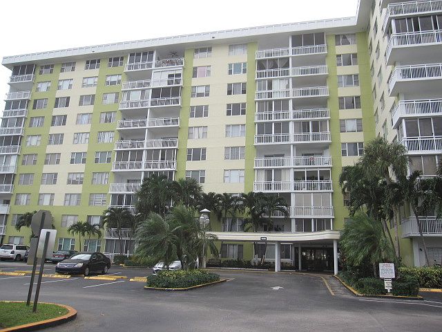 1st image of 4400 Hillcrest Dr APT 510B
