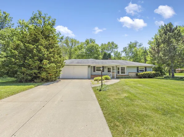 11441 Bridget Ln, Hales Corners, WI 53130