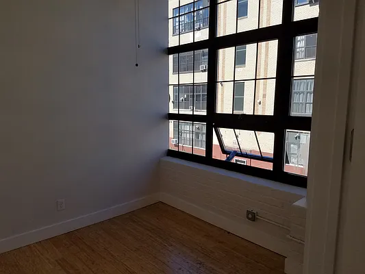 Rented by Joel Weisz, LREB | media 2