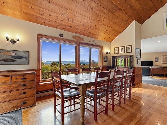 5th image of 517 White Birch Lane