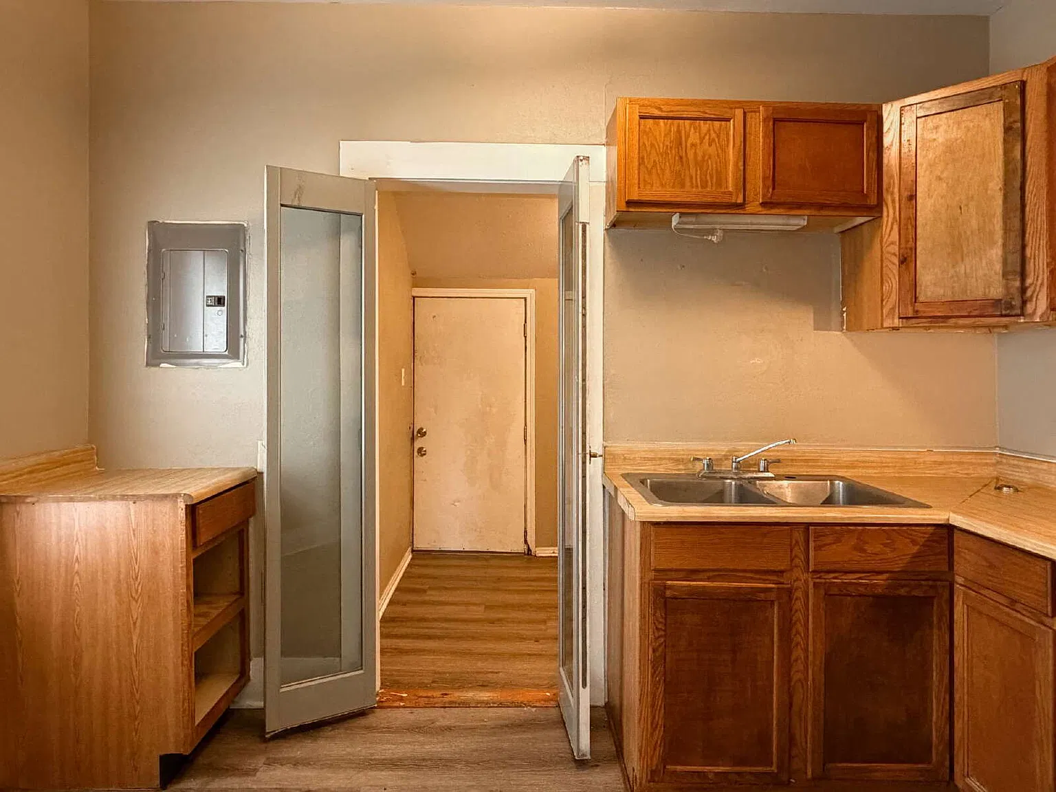 2 bed, 1.0 bath, 895 sqft, $800 — Photo 4