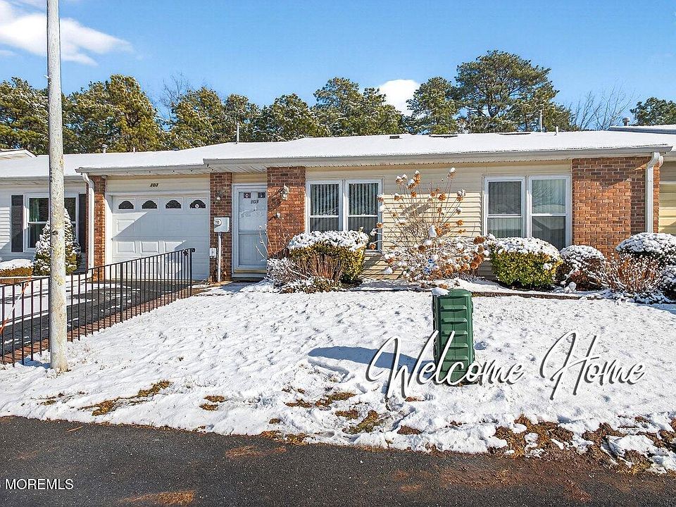 1st image of 103 Maplecrest Drive E