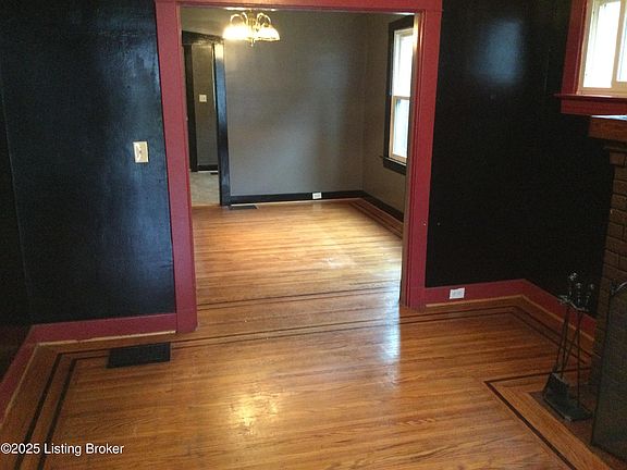 3rd image of 2136 W Gaulbert Ave