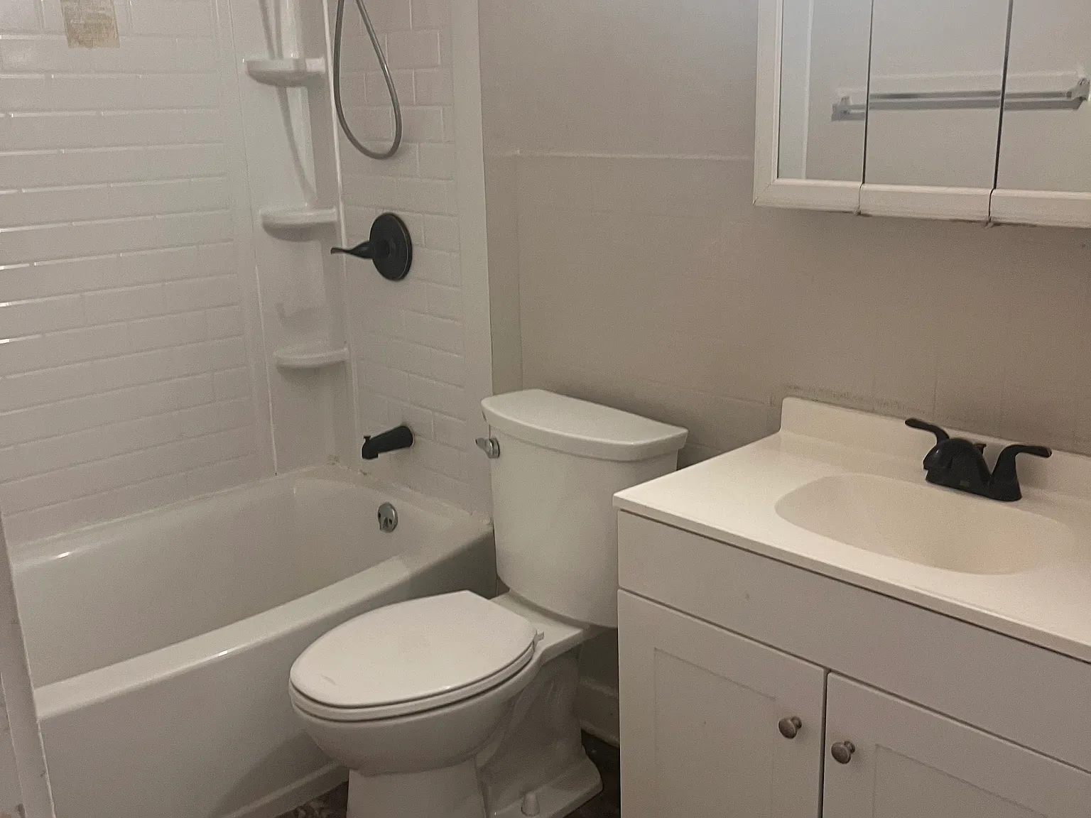 2 bed, 700 sqft, $1,100 — Photo 2