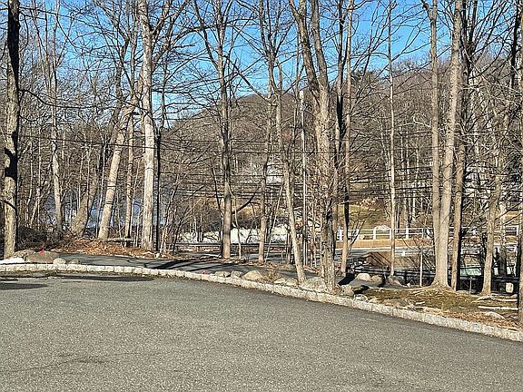 3rd image of 181 Powerville Rd