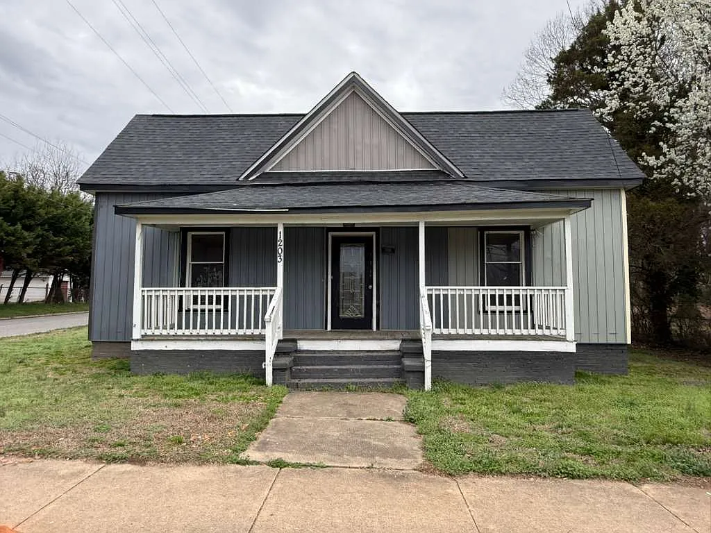 1203 Wilson W Lee Blvd — Photo 2