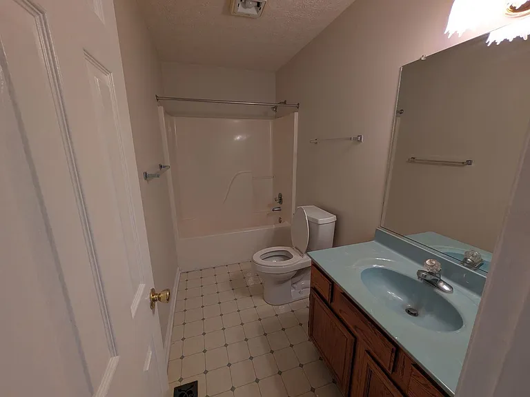 6008 Yeaton Glen Dr — Photo 8