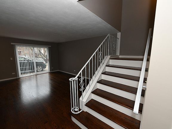 3rd image of 813 Euclid Ct