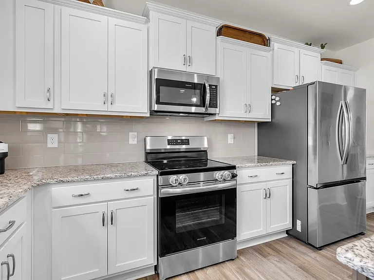 173 London Dr — Photo 14