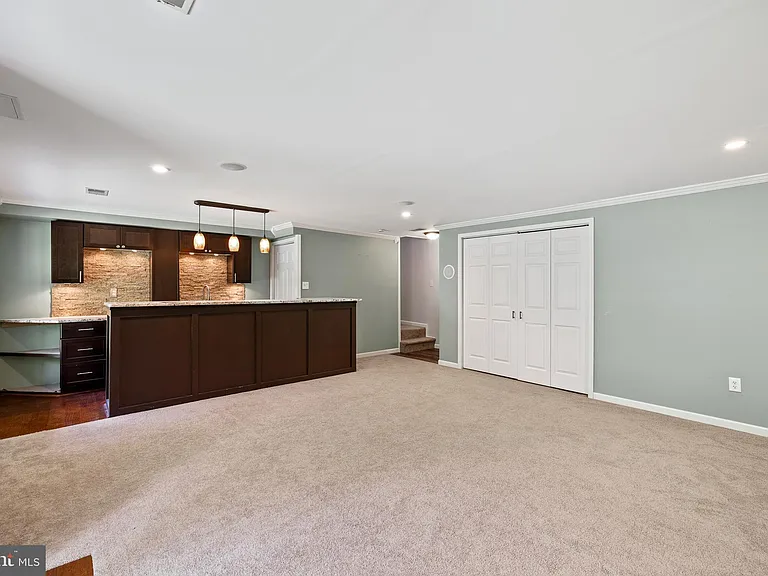 203 Princeton Cir — Photo 30