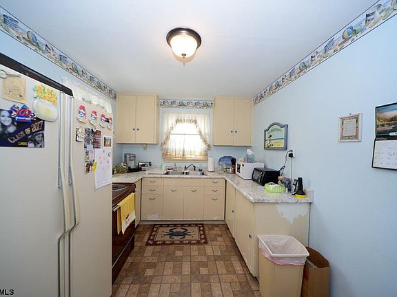 5th image of 229 Central Ave