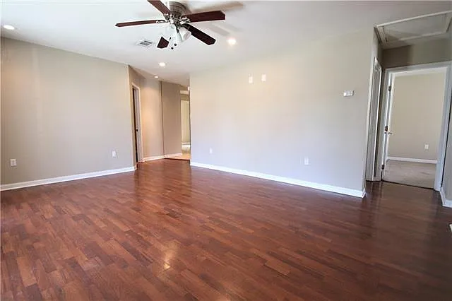 3 bed, 2.0 bath, 1350 sqft, $1,800 — Photo 4