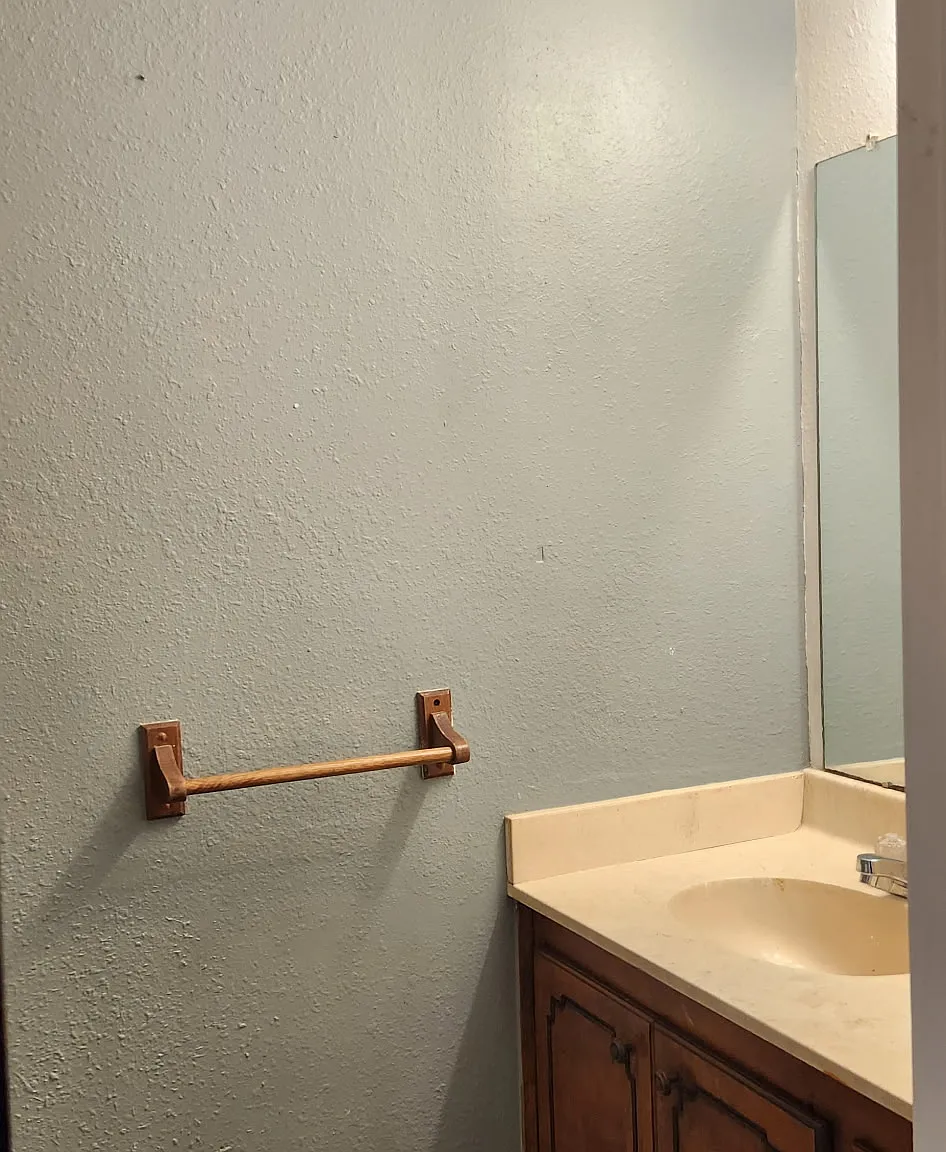 2 bed, 1.5 bath, 950 sqft, $925 — Photo 3