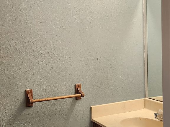 3rd image of 125 Regency Ave APT B