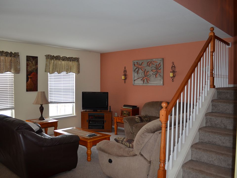 2nd image of 726 Seminary St