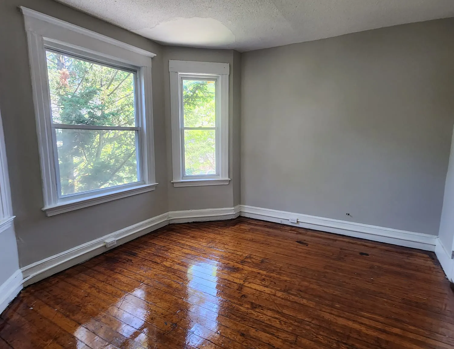 52 Dickerman St — Photo 2