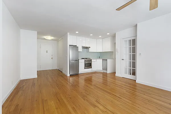 Rented by UbiQ NY | media 13