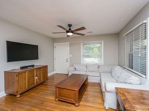5th image of 831 W Madison Ave
