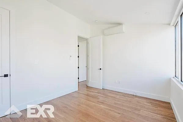 Rented by EXR | media 17