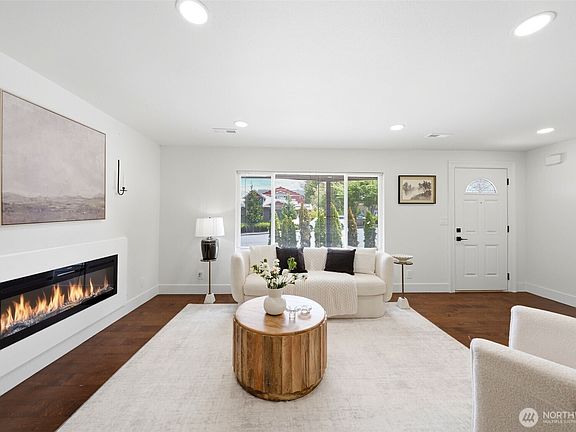 4th image of 20926 44th Avenue W