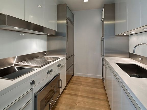 4th image of 400 E 67th St APT 19C