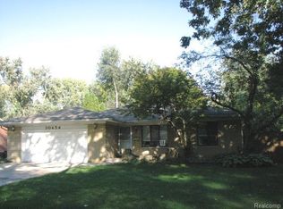 30454 Fairfax St, Southfield, MI 48076