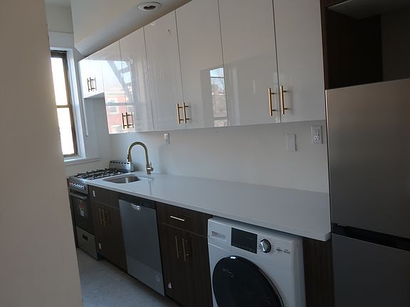2nd image of 627 Willoughby Ave APT 3