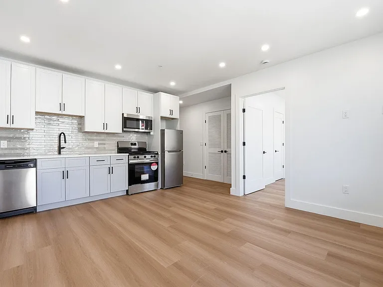 337 Johnston Ave #507 — Photo 8