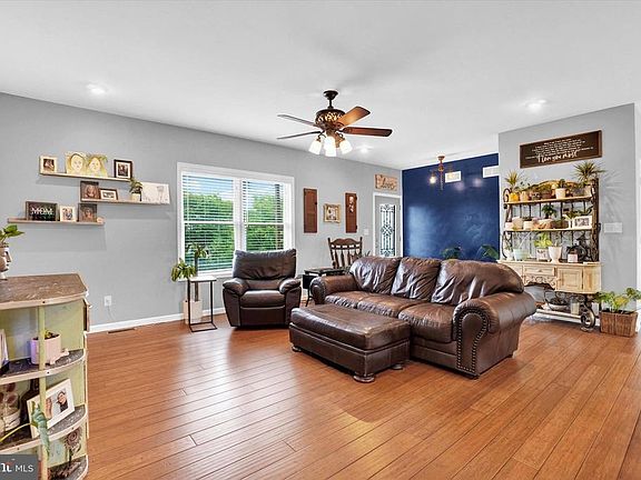 5th image of 70 Gilbert Rd