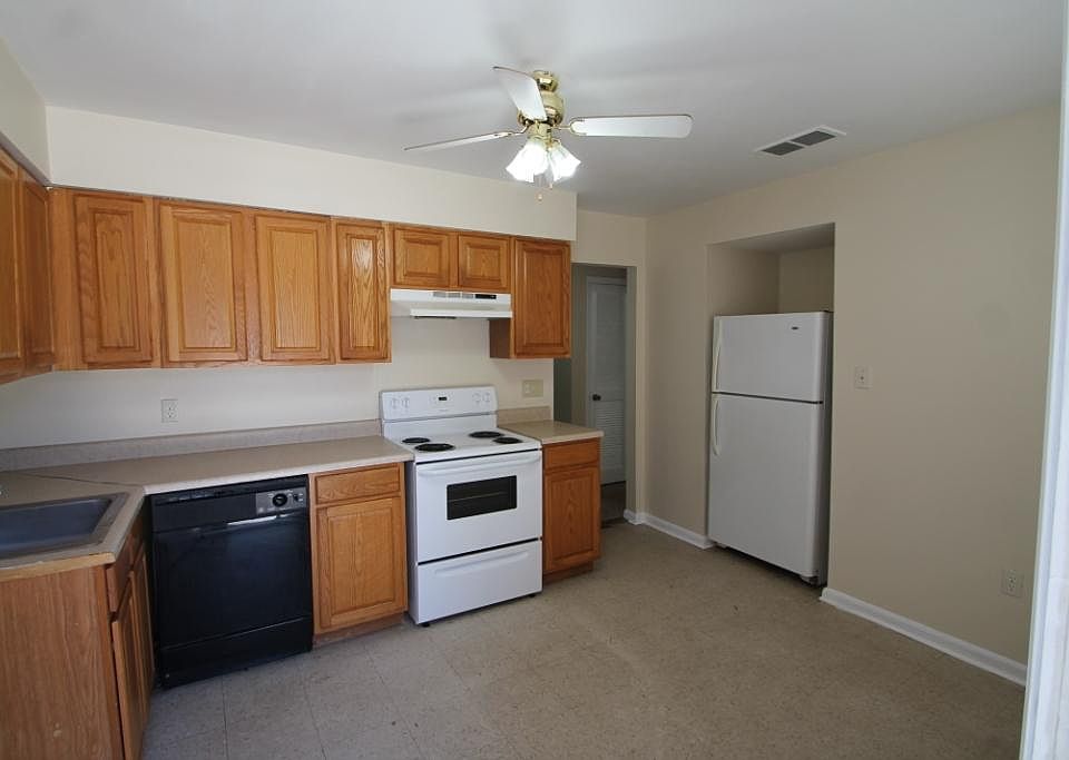 2nd image of 2528 Semken Ave APT C