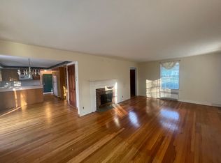 25 Hildreth Ave, Huntington, NY 11743