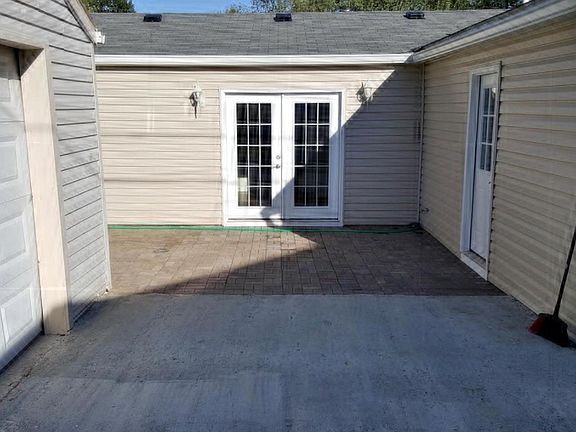 3rd image of 10 Marvin Ln