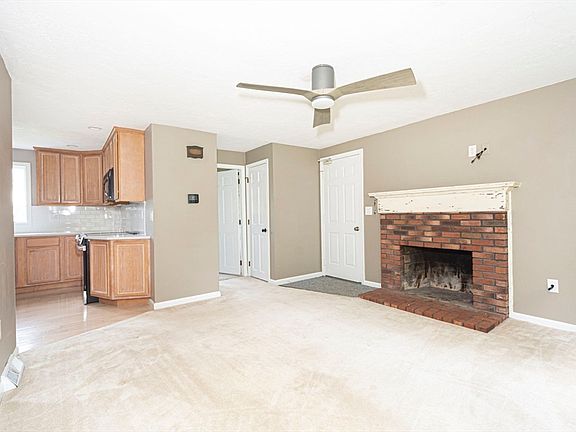 3rd image of 130 Pleasant St