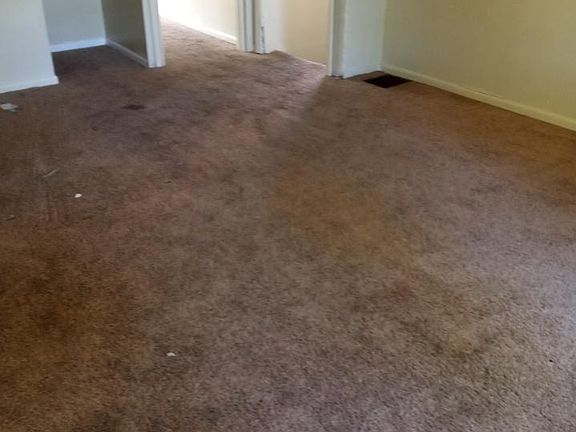 4th image of 1040 Winfield Ave