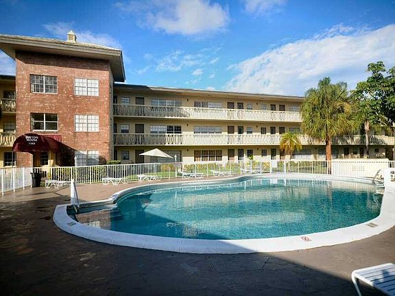 4th image of 11855 NE 19th Dr APT 31