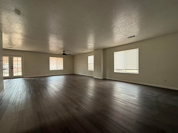 5th image of 527 Parkland View St NW