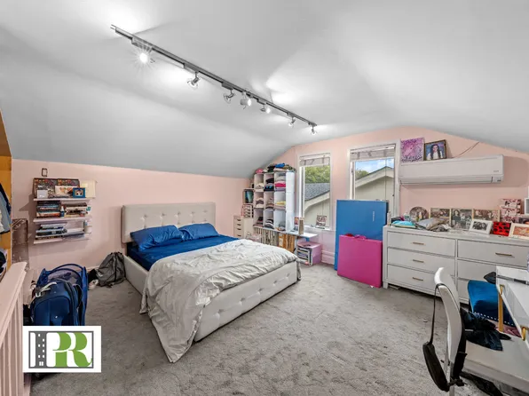 3338 Bedford Avenue image 8 of 15