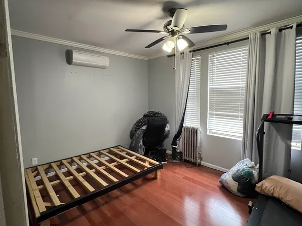 863 East 49th Street image 15 of 33